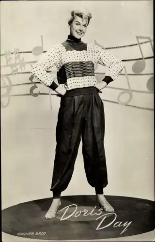 Ak Schauspielerin und Sängerin Doris Day, Standportrait