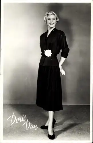 Ak Schauspielerin und Sängerin Doris Day, Standportrait