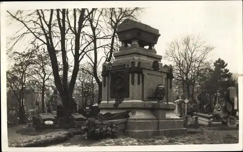 Foto Ak Lille Nord, Friedhof, Grabmal