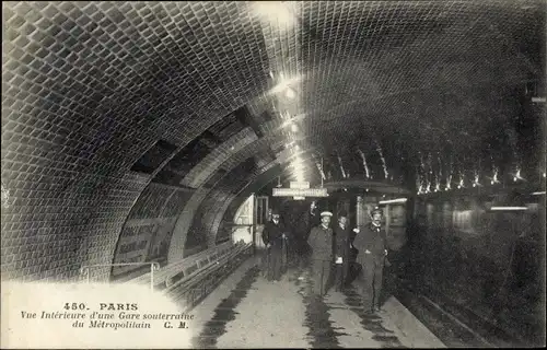 Ak Paris, Vue intérieure d'une Gare souterraine du Métropolitain, U-Bahnhof
