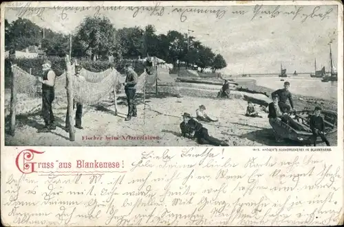 Ak Hamburg Altona Blankenese, Fischer beim Netz reinigen