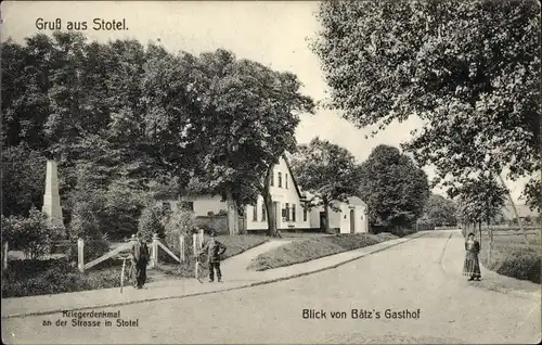 Ak Stotel Loxstedt in Niedersachsen, Blick von Bätz's Gasthof, Kriegerdenkmal, Straßenpartie