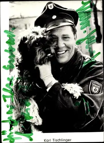 Ak Schauspieler Karl Tischlinger, Portrait in Polizeiuniform mit Hund, Portrait, Autogramm