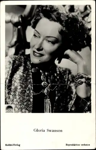 Ak Schauspielerin Gloria Swanson, Portrait