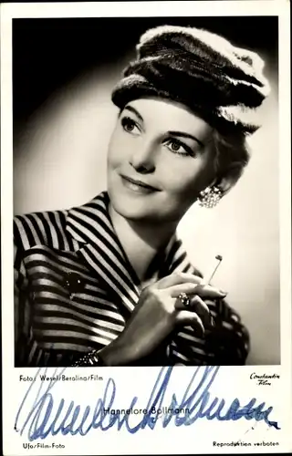 Ak Schauspielerin Hannelore Bollmann, Portrait mit Zigarette, Ufa Film, Autogramm
