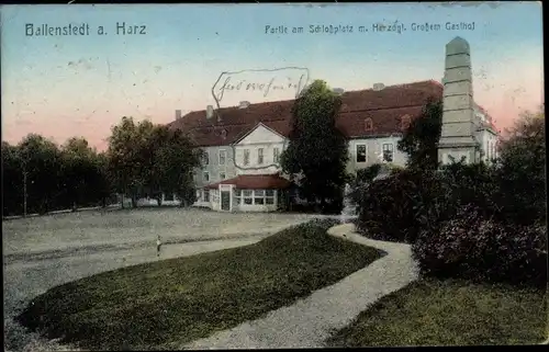 Ak Ballenstedt im Harz, Schlossplatz m. Herzogl. Großem Gasthof