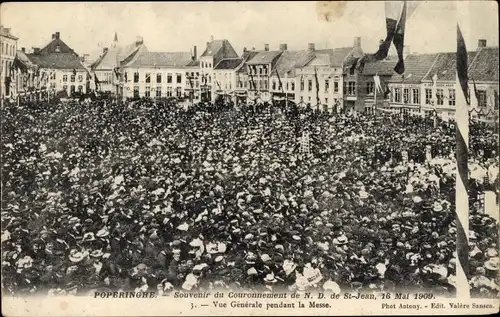 Ak Poperinghe Poperinge Westflandern, Gesamtansicht während der Messe, Krönung