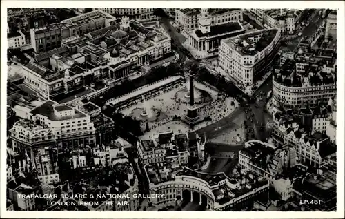 Ak London City England, Trafalgar Square, National Gallery, Luftbild