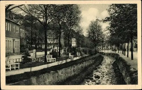 Ak Oberschlema Bad Schlema im Erzgebirge Sachsen, Kurpromenade, Bach