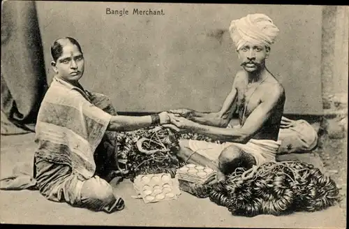 Ak Indien, Frau und Mann in indischer Volkstracht, Händler