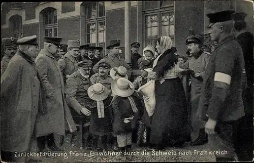 Ak Zurückbeförderung französischer Einwohner durch die Schweiz nach Frankreich, 1. WK