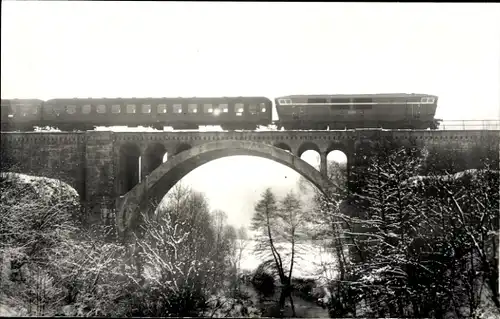 Foto Ak Fotograf Carl Bellingrodt, Deutsche Eisenbahn, Lokomotive, Viadukt