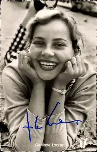 Ak Schauspielerin Gerlinde Locker, Portrait, Film Dort oben wo die Alpen glühn, Autogramm