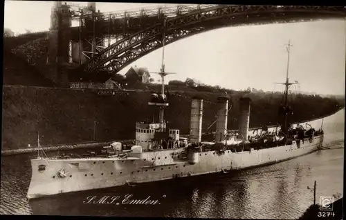 Ak Deutsches Kriegsschiff, SMS Emden, Kleiner Kreuzer, Kaiserliche Marine, Hochbrücke