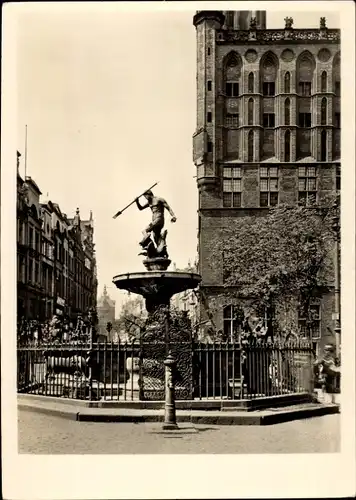 Ak Gdańsk Danzig, Rathaus, Neptunbrunnen