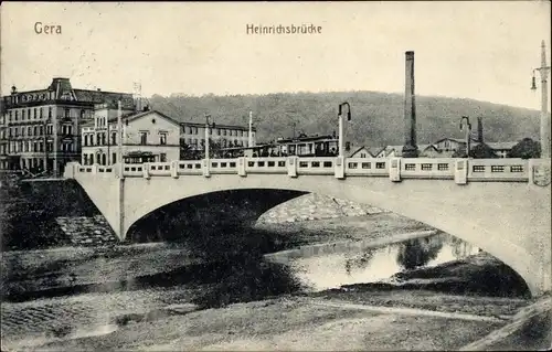 Ak Gera in Thüringen, Heinrichsbrücke, Straßenbahn