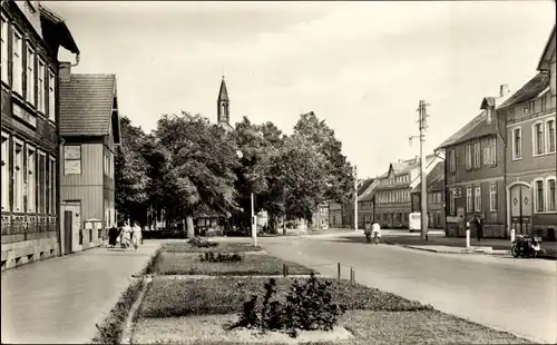 Ak Hasselfelde Oberharz am Brocken, Partie am Marktplatz, Postamt, Kirchturm