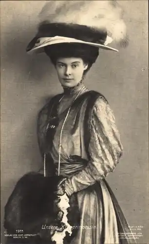 Ak Kronprinzessin Cecilie von Preußen, Hut, Kleid, Pelzmuff, Liersch 1911