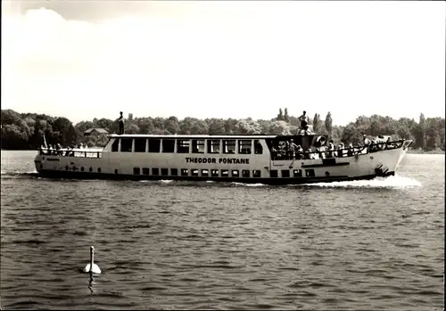 Ak Neuruppin, Motorschiff Theodor Fontane auf dem Rhin, Ruppiner See