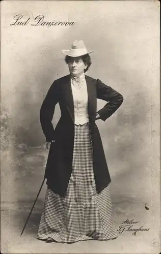 Ak Schauspielerin Ludmila Danzerová-Dvořáková, Portrait