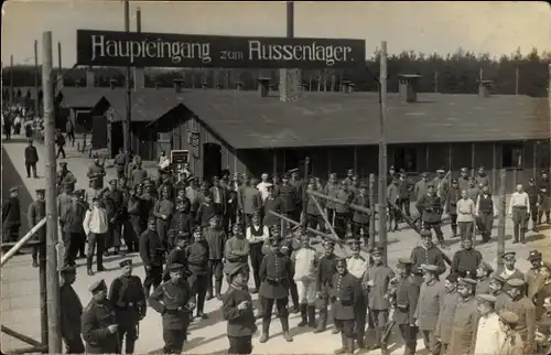 Foto Ak Königsbrück, Truppenübungsplatz, Kriegsgefangenenlager, Haupteingang zum Russenlager