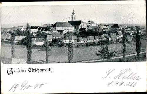 Ak Tirschenreuth, Totalansicht von der Stadt, Kirchenturm im Hintergrund