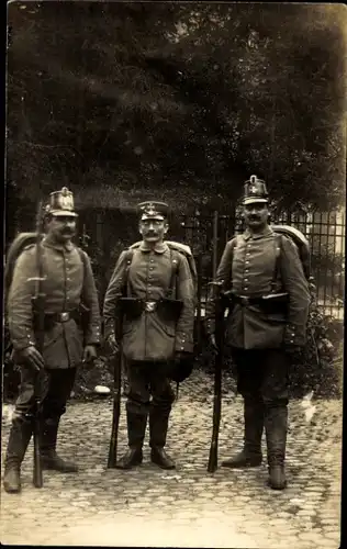 Foto Ak Deutsche Soldaten in Uniformen, Landsturm, Kaiserzeit