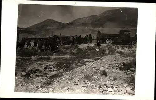 Foto Ak Bitola Monastir Mazedonien, Deutsche Soldaten, Militärwagen, I. WK