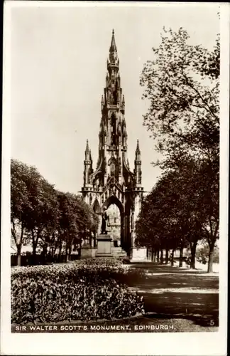 Ak Edinburgh Schottland, Sir Walter Scotts Denkmal