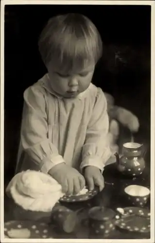 Ak Prinzessin Beatrix der Niederlande, Spielzeuggeschirr, 31. Januar 1940