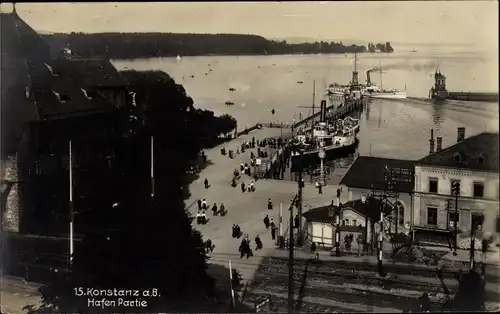 Ak Konstanz am Bodensee, Hafenpartie, Seebrücke, Dampfer, Eisenbahnübergang