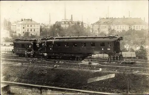 Foto Ak Dresden, Zerstörte Eisenbahn, Bahnschienen, Ortsansicht