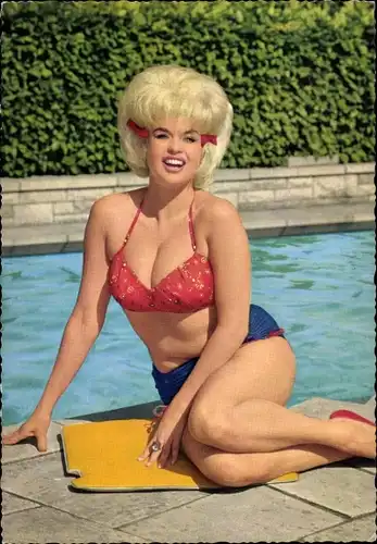 Ak Schauspielerin Jayne Mansfield, Portrait im Bikini