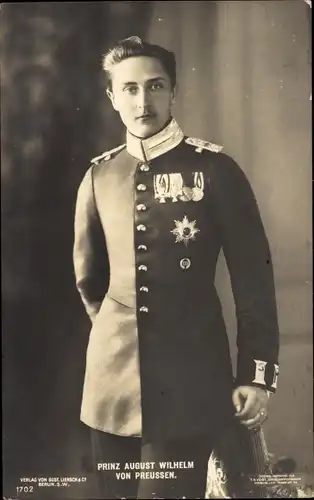 Ak August Wilhelm Prinz von Preußen, Standportrait, Uniform