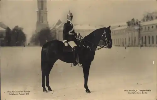 Ak Kronprinz Wilhelm von Preußen, in Uniform auf einem Pferd