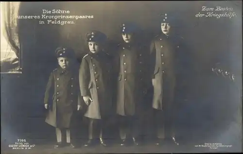 Ak Söhne des Kronprinzenpaares in Feldgrau, Prinz Wilhelm, Louis Ferdinand, Hubertus, Friedrich