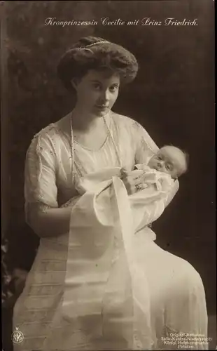 Ak Kronprinzessin Cecilie von Preußen mit Prinz Friedrich