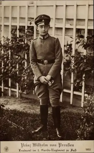 Ak Prinz Wilhelm von Preußen, Leutnant im I. Garde Regiment zu Fuß, Uniform