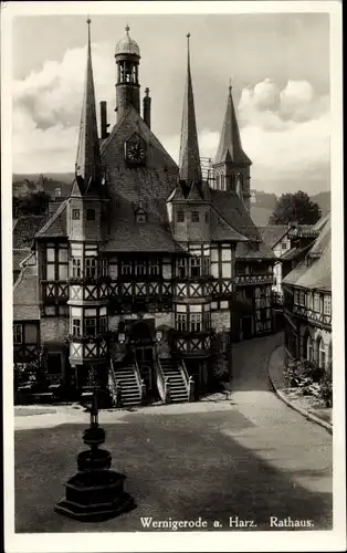 Ak Wernigerode im Harz, Rathaus, Brunnen