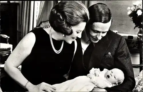 Ak Prinzessin Beatrix mit Gemahl Claus von Amsberg, Prinz Willem Alexander, 1967