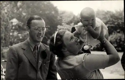 Ak Königin Juliana der Niederlande, Prinz Bernhard zur Lippe-Biesterfeld, Prinzessin