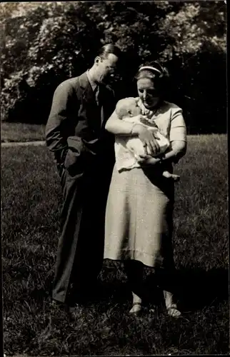 Ak Königin Juliana der Niederlande, Prinz Bernhard zur Lippe-Biesterfeld, Prinzessin