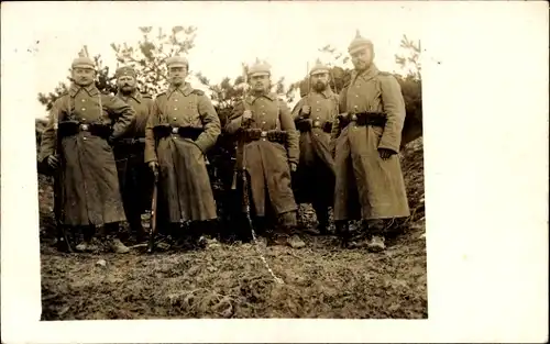 Foto Ak Deutsche Soldaten in Uniformen, Gruppenbild, Kaiserzeit