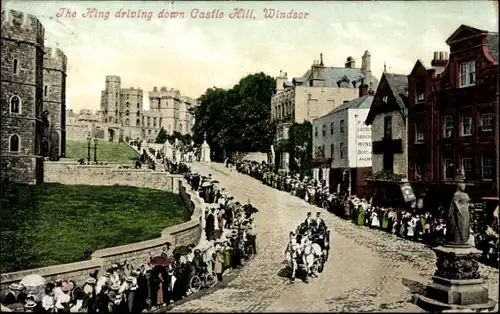 Ak Windsor Südostengland, Der König fährt den Castle Hill hinunter