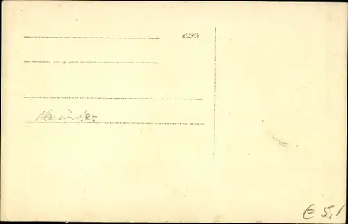 Foto Ak Neumünster in Holstein, Wohnhaus, Straßenseite, Anwohner