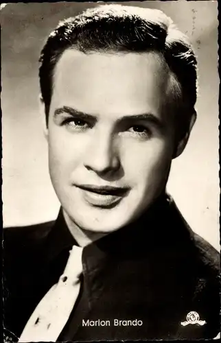 Ak Schauspieler Marlon Brando, Portrait, Schwere Jungs leichte Mädchen