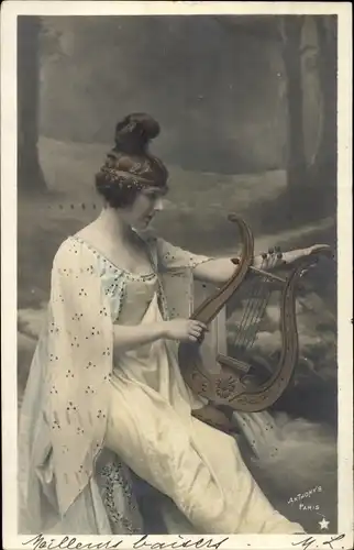 Ak Frauenportrait, Dame mit Harfe