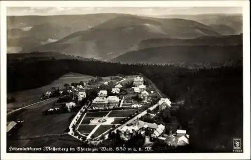 Ak Masserberg im Thüringer Schiefergebirge, Fliegeraufnahme von der Ortschaft, Klinke & Co. 11404