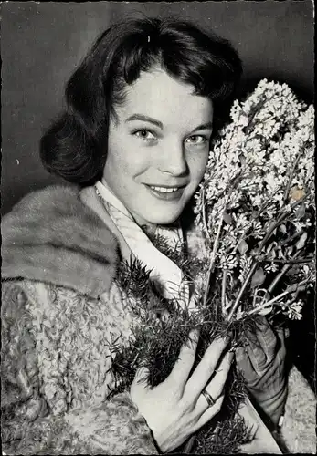 Ak Schauspielerin Romy Schneider, Portrait