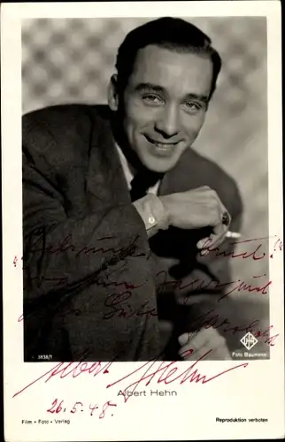 Ak Schauspieler Albert Hehn, Portrait, Zigarette, UFA Film, Autogramm